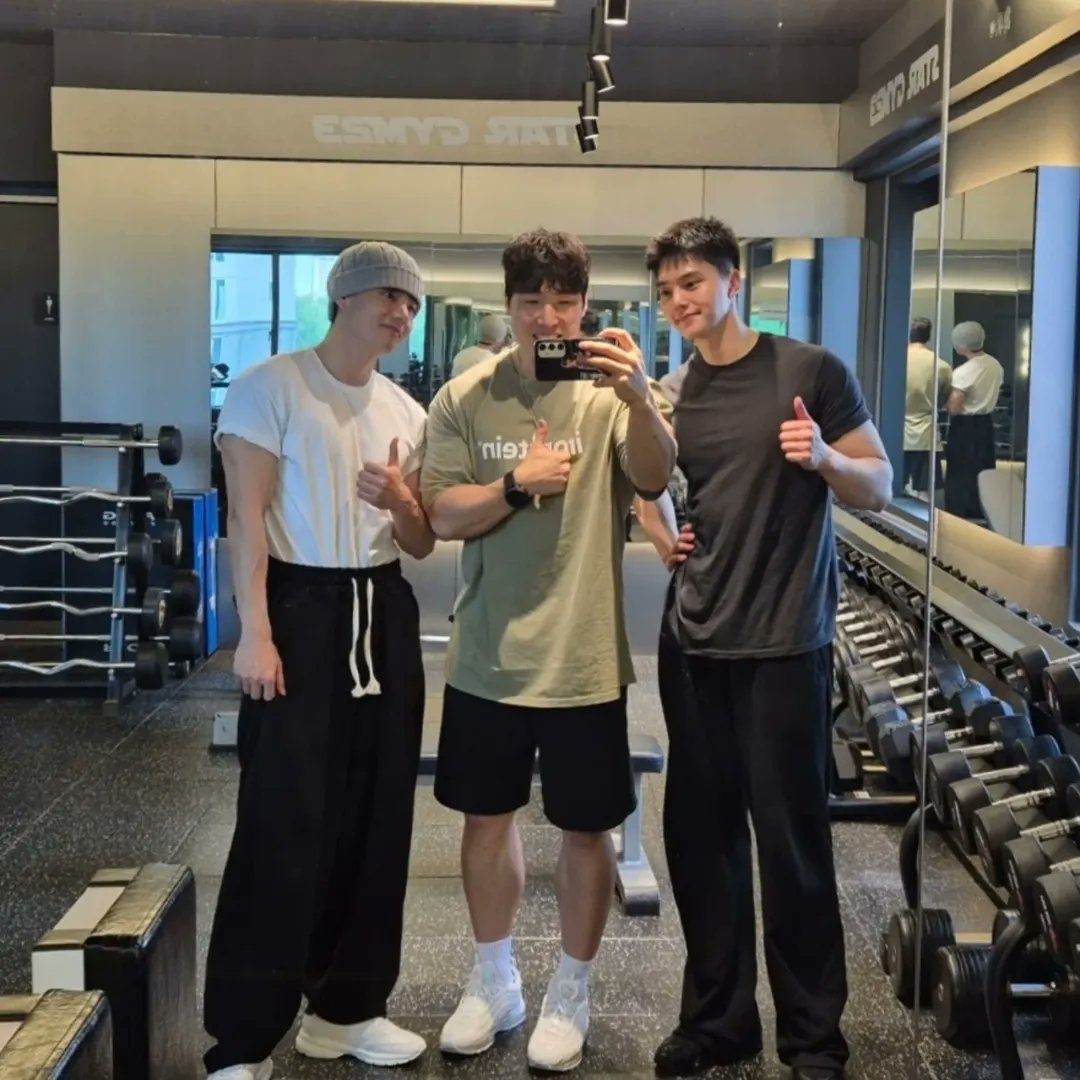 Unexpected Star-Studded Reunion: Choi Hanjin Joins BTS's V, JungKook & Actor Song Kang in a Surprising Instagram Post!