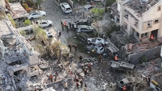 "Chaos Erupts: Shocking Aftermath of Iranian Attacks on Israel!" Iran missile attack aftermath, Rishon Lezion destruction images, Tel Aviv security response