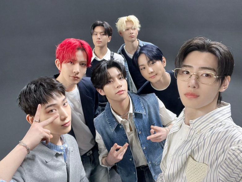 ENHYPEN's 'Loose' Performance Video: Love It or Hate It? đ ENHYPEN Loose performance, K-pop music videos, ENHYPEN fan engagement