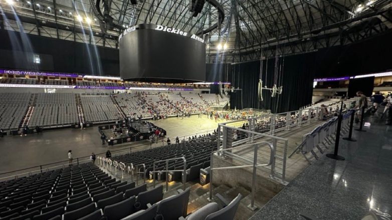 "Empty Seats at Bernie’s Rally: Is America Turning to Trump?"  Bernie Sanders rally attendance, Trump support in Texas, political events turnout