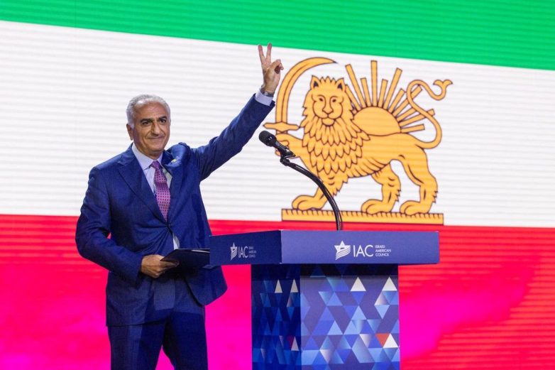"Iran's Revolutionary Roar: Streets Erupt Against IRGC! 🌍🔥" Iran protests, Revolutionary movements in Iran, Iranian civil unrest