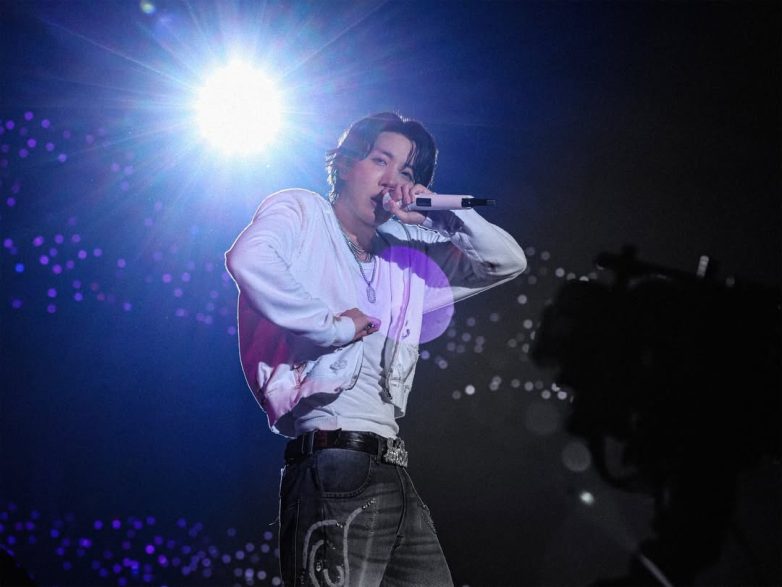 "J-Hope's Osaka Tour: Fans Divided Over Shocking Performance!" J-Hope concert experience, BTS tour highlights, Osaka live performance