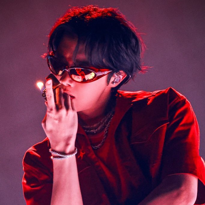 J-Hope's Solo Tour Shatters Records, Sparks Controversy! J-Hope solo tour success, Kyocera Dome concert attendance, Hope On the Stage highlights