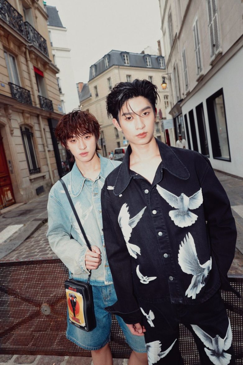 "Jeans Revolution: Thomas & Kong Challenge Fashion Norms in Paris!" fashion show trends, stylish denim outfits, Parisian street style