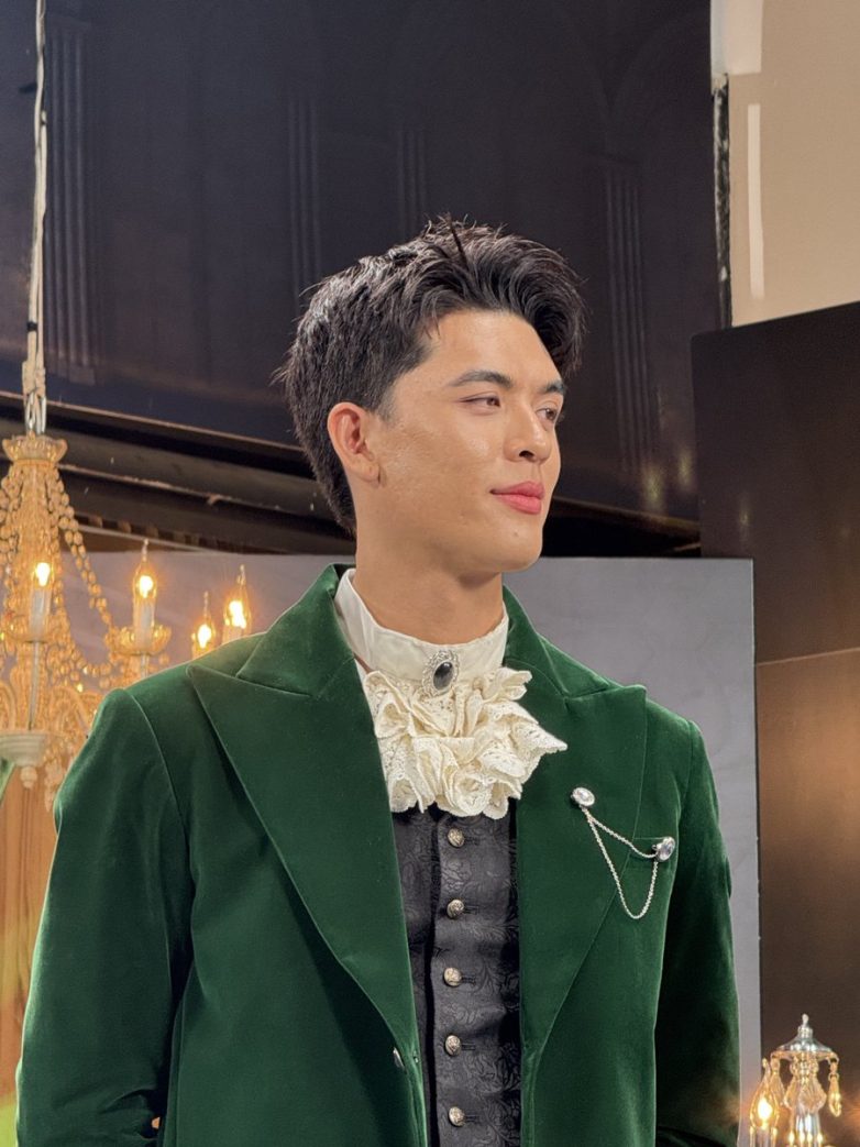 "Shocking Glances: What’s Behind JossGawin's GrabFood Moment?!" food delivery deals, online food ordering, Joss Gawin promotions