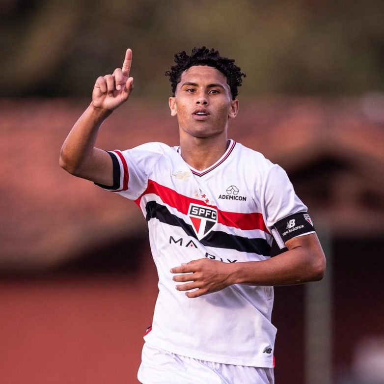 Strasbourg's Shocking Move: 16-Year-Old Brazilian Starlet Signed! Strasbourg transfer news, Brazilian football prospects, Chelsea future signings