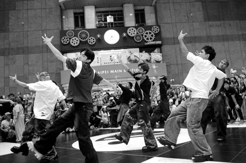 "Taipei's Busking Magic: Why We Crave More Shared Moments!" busking experiences in Taipei, live music events in New Taipei, fan engagement in concerts