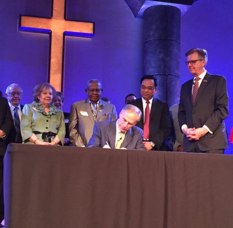 Texas Mandates Ten Commandments in Classrooms—Is This Right? public school religious displays, Texas education policy changes, Ten Commandments legislation