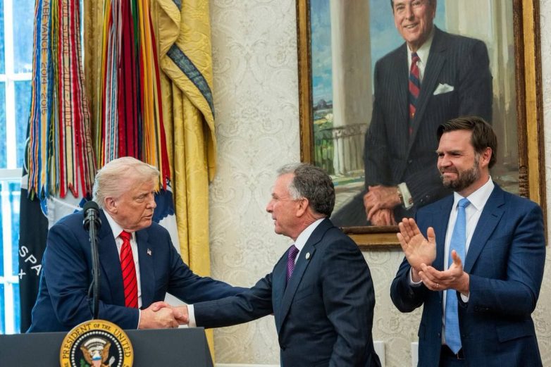 Trump's Controversial Call: Urgent Meeting with Iran Officials?  Trump Iran diplomacy, US foreign relations strategy, Middle East peace negotiations