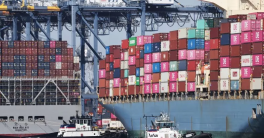 US Trade Deficit Soars: Is Trump's Tariff Strategy Backfiring?  US trade news, international trade analysis, tariff impact on economy