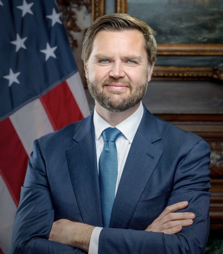 Vance's Bold Attack on Powell: Election Timing Raises Eyebrows! Vice President criticism of Federal Reserve, Jerome Powell interest rate decisions, economic policy election impact