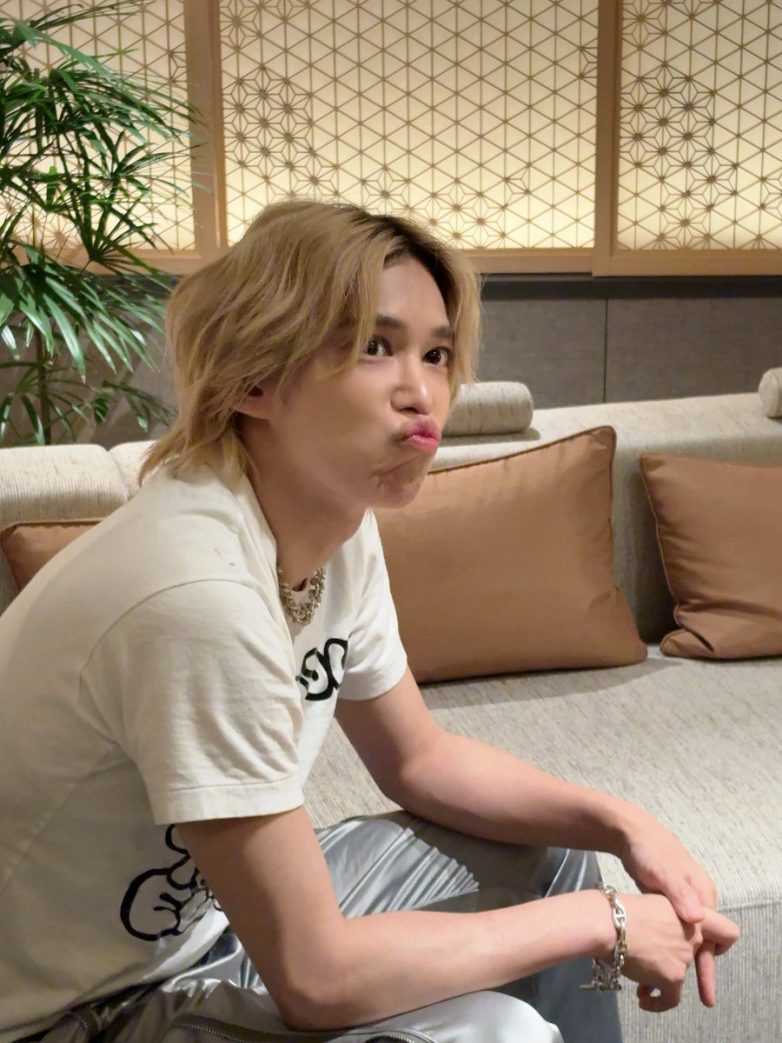 "Behind the Scenes: Adorable Tensions Unfold in New Video Shoot!" best purchases 2025, behind the scenes filming, cute interactions in media