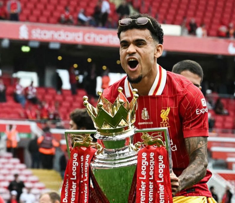 Liverpool Rejects Bayern's €67.5m Bid for Luis Diaz: Shocking Twist! Luis Diaz transfer news, Bayern Munich bid, Liverpool FC player updates