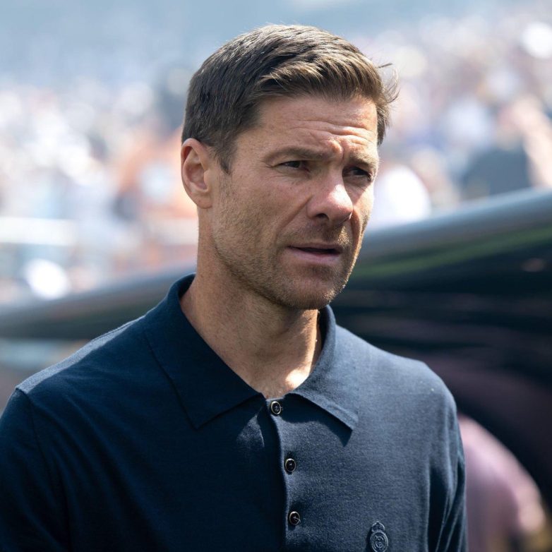 Real Madrid Shocks Fans: Xabi Alonso Given Full Player Freedom! Real Madrid coaching freedom, Xabi Alonso player selection, football management autonomy