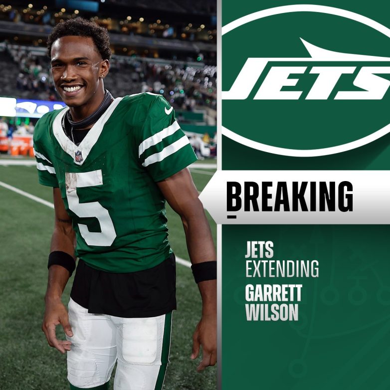 "Shocking $130M Deal: Jets Lock in Star WR Garrett Wilson!" Garrett Wilson contract extension, Jets wide receiver news, NFL player salary trends