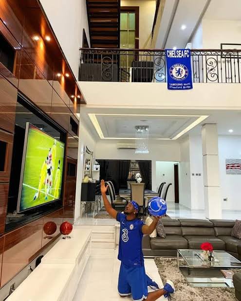 "Shocking Chelsea Fans Reveal Secret Color Ahead of Finals!" Chelsea football news, Premier League finals preview, football fan celebrations