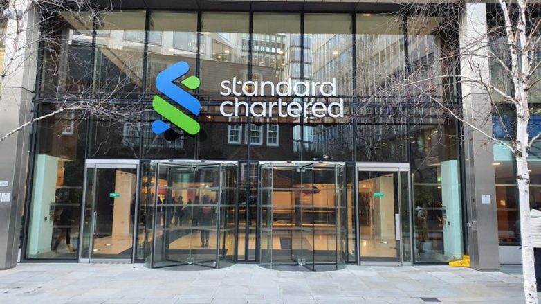 Standard Chartered Sparks Outrage with Bitcoin Trading Launch! institutional crypto investments, digital asset trading services, cryptocurrency market expansion