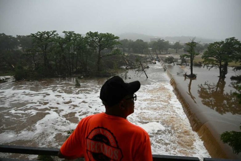 "Texas Floods Expose Flaw in Democrat Budget Cut Narrative!" The Associated Press has reported that the National Weather Service had "EXTRA STAFF ON DUTY" in the Texas region affected by severe flooding. The number of personnel on hand more than DOUBLED in the office, which counters claims made by some Democrats about budget cuts impacting emergency response capabilities.
Keywords: emergency response staffing, Texas flood management, National Weather Service resources