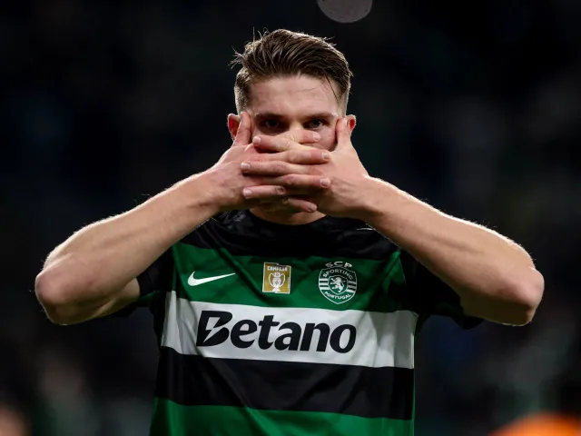 "Viktor Gyökeres Demands Arsenal Move, Sparks €70M Controversy!" Viktor Gyökeres transfer news, Arsenal contract agreement, Sporting Lisbon negotiations