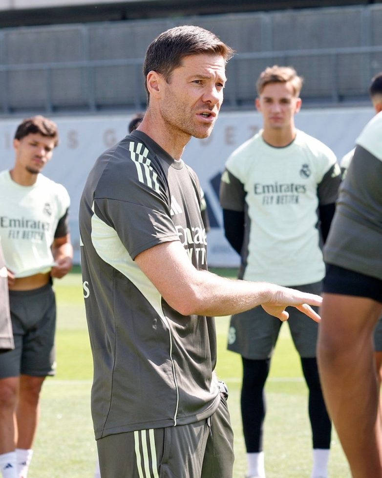 Xabi Alonso Demands New Centre-Back After Shocking World Cup Fails! centre-back transfer targets, coaching strategies in football, Club World Cup performance analysis